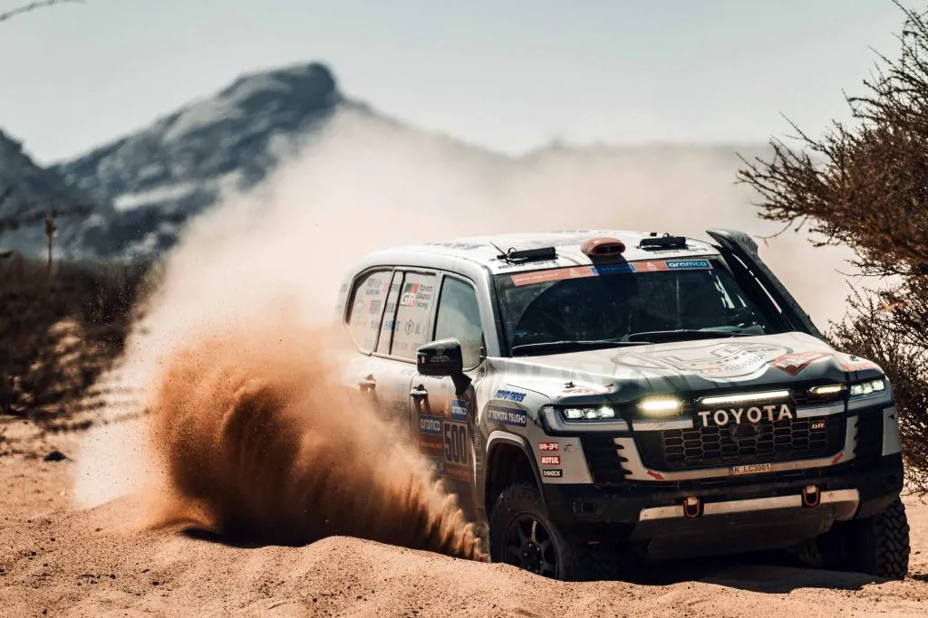 TOYO TIRES ผนึกกำลัง TLC คว้าชัยดาการ์ แรลลี่ 2025